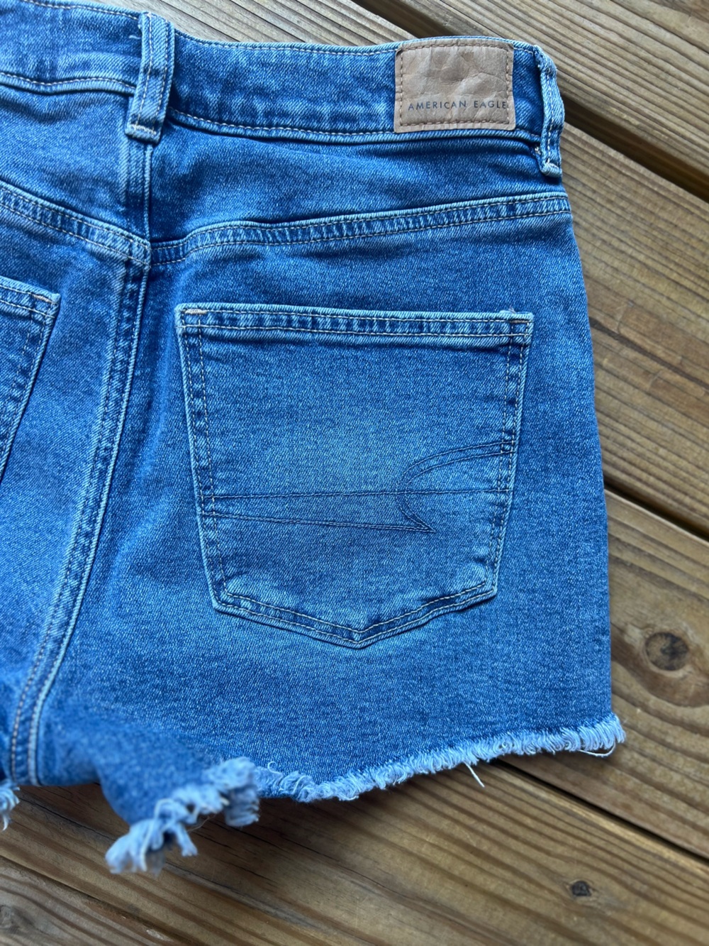 American Eagle Stretch Mom High Rise Jean Shorts Size 4 - Picture 7 of 9